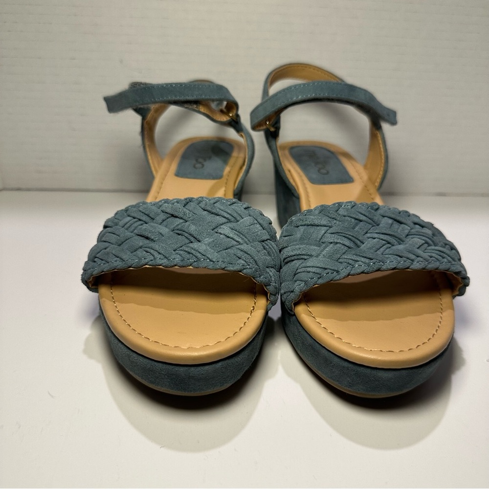 Women's Me Too Blue Suede Shoes Sandals Abella 7.5M